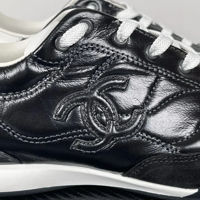 Chanel Sneakers Quilted CC Low-Top product detail image 4
