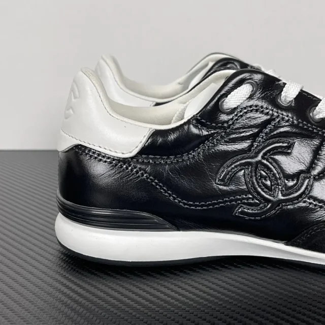 Chanel Sneakers Quilted CC Low-Top product detail image 3