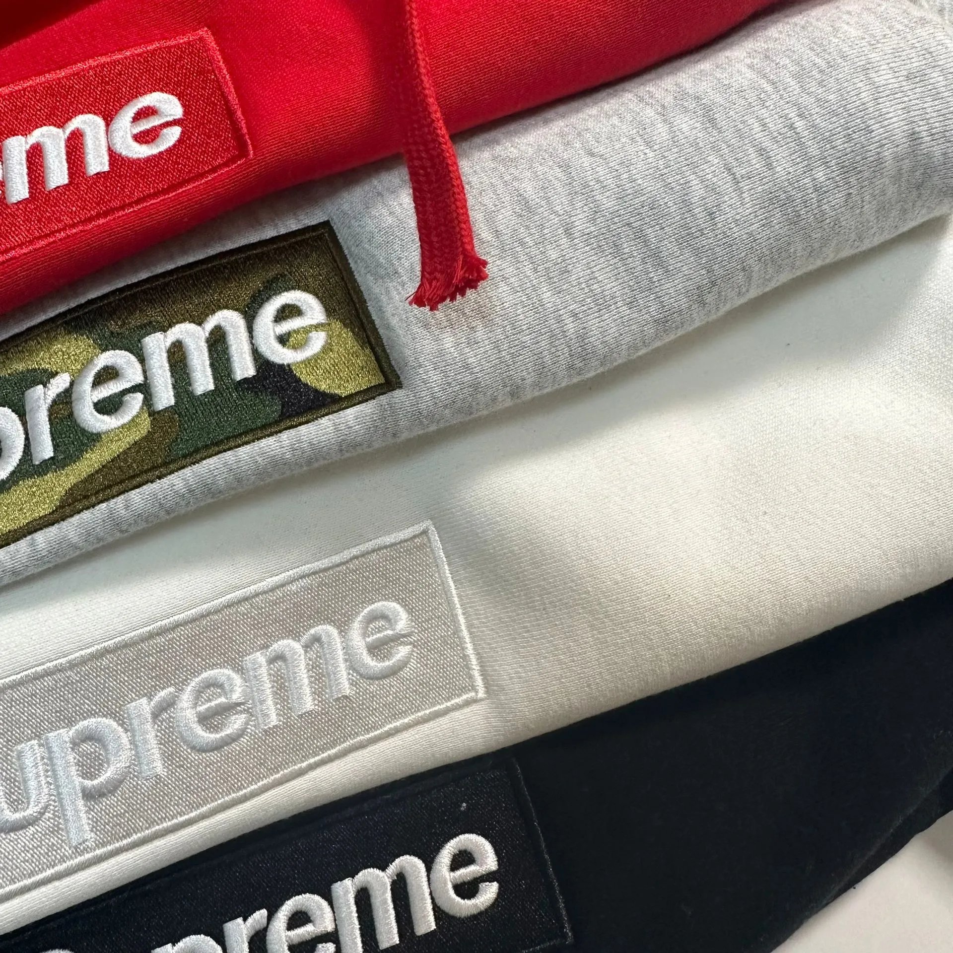 Supreme Box Logo Hoodie [2 styles]