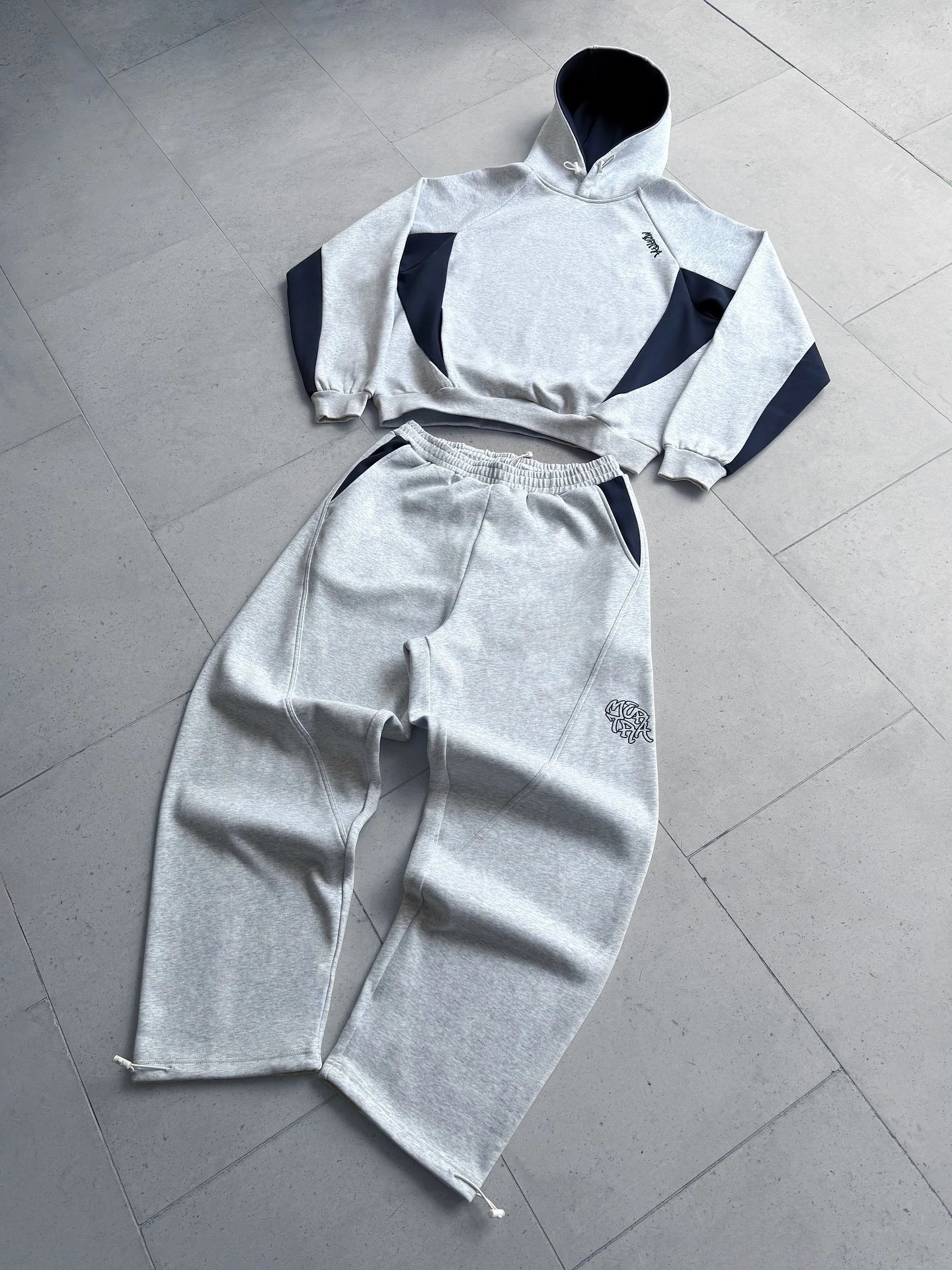 Maison Margiela Tabi Sweatpants Gray with Navy Panels - 4