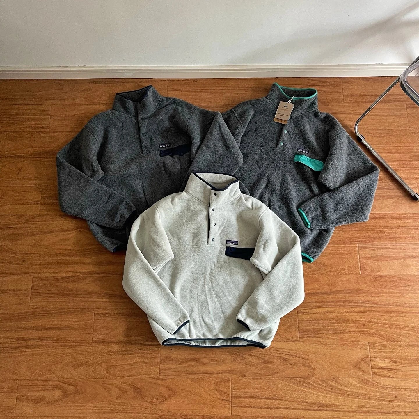 Patagonia Synchilla Snap-T Fleece Pullover Black with Blue Trim - 8
