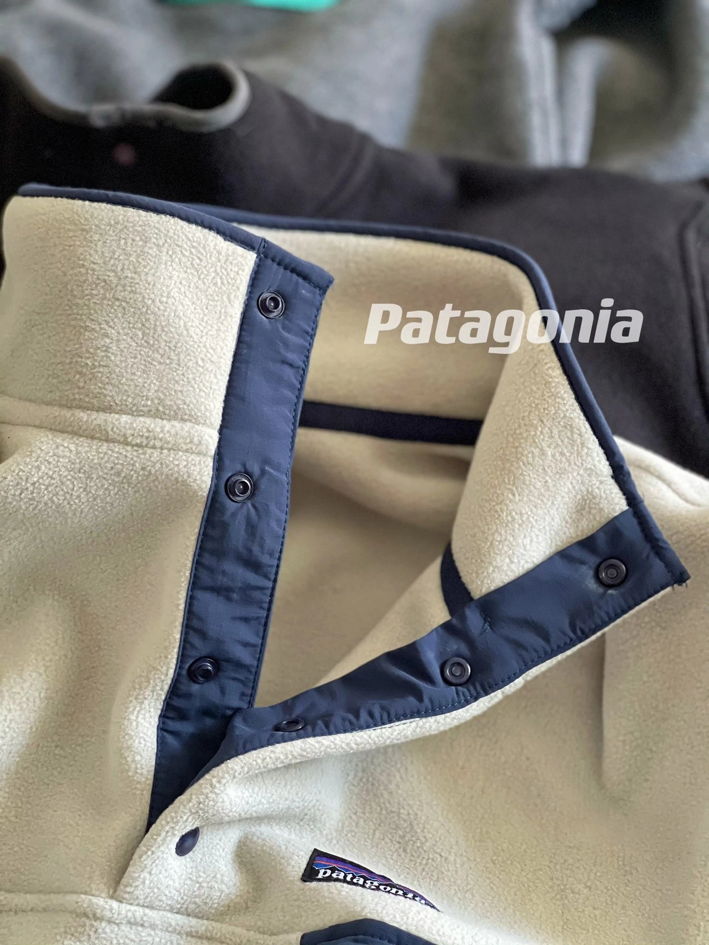 Patagonia Synchilla Snap-T Fleece Pullover Black with Blue Trim - 42