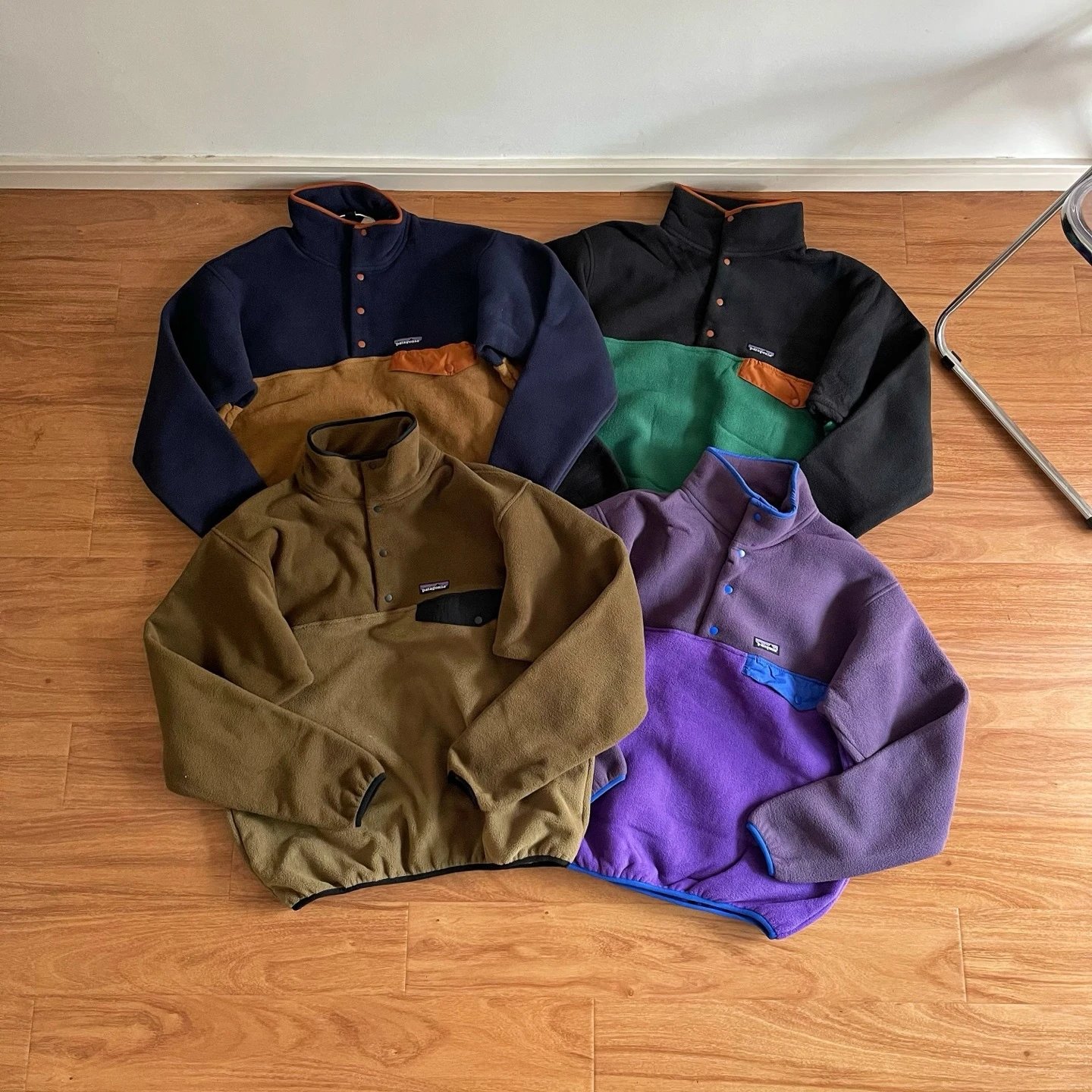 Patagonia Synchilla Snap-T Fleece Pullover Black with Blue Trim - 5