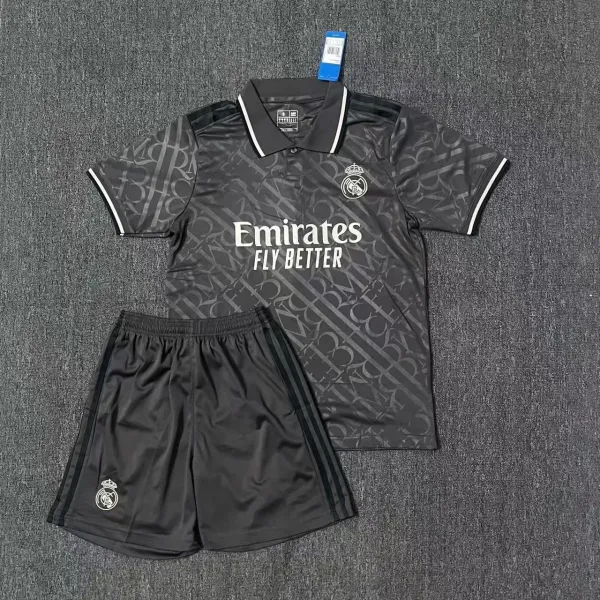 Design FC Bayern Munich 2023-24 Third Kit White / Green Jersey and Shorts Set Sets - 26