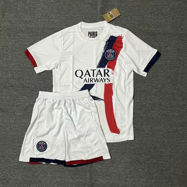 Design FC Bayern Munich 2023-24 Third Kit White / Green Jersey and Shorts Set Sets - 27