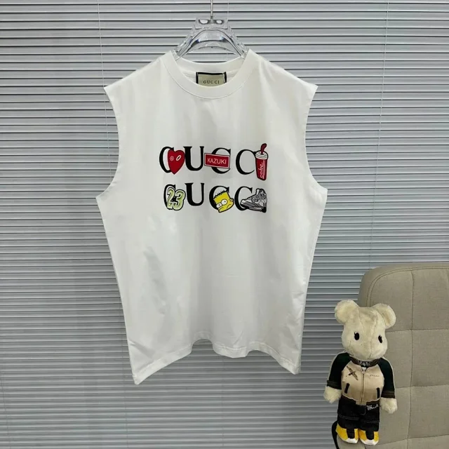 Gucci T-Shirts Graphic Logo Print product detail image 8