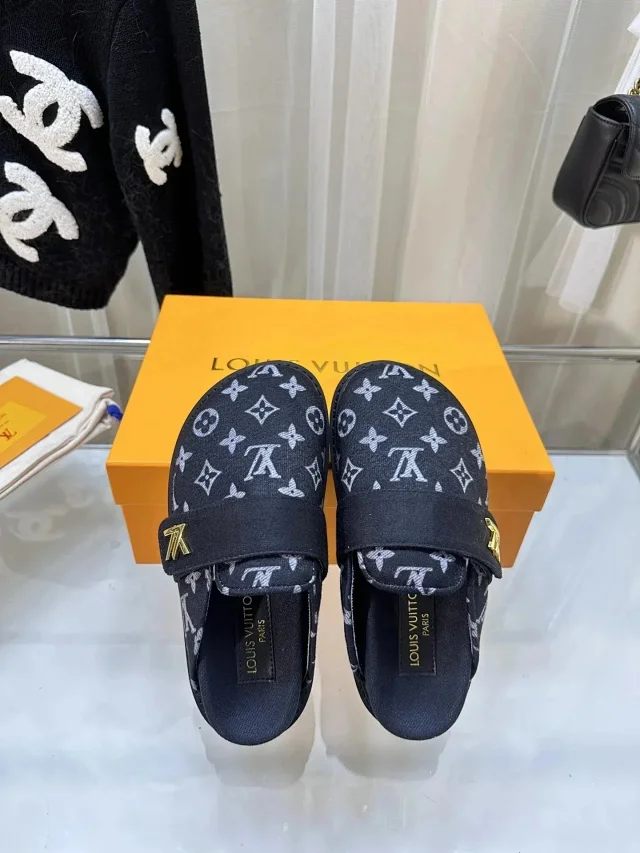 Louis Vuitton Slippers Monogram buckle mule product detail image 4