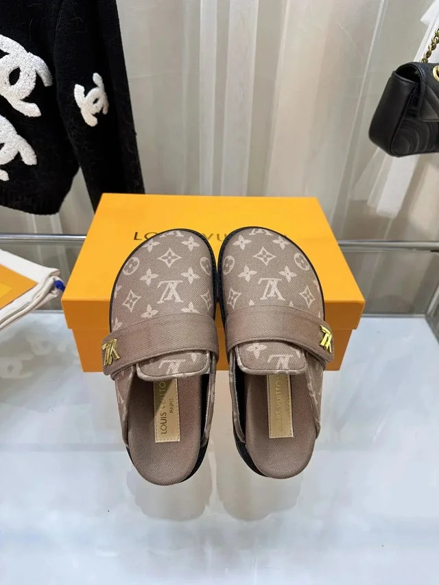 Louis Vuitton Slippers Monogram buckle mule product detail image 5