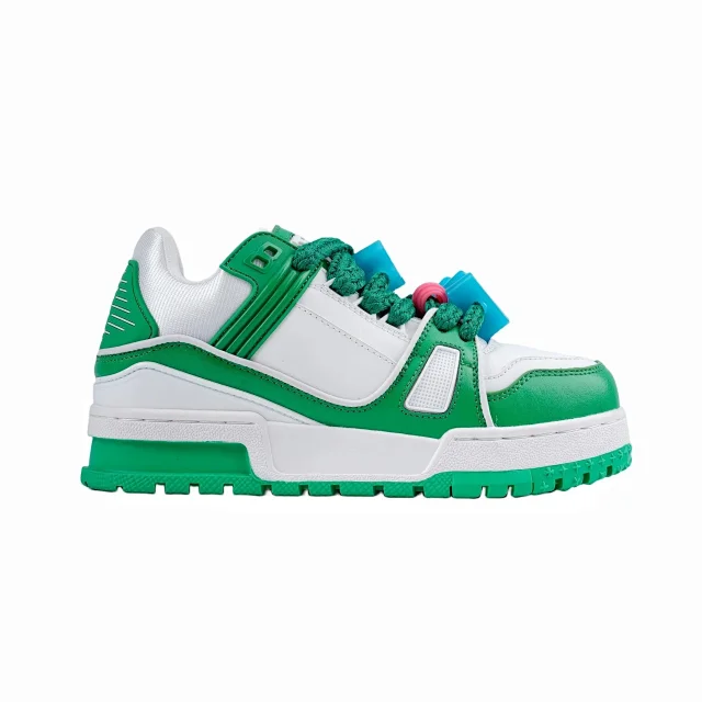 Louis Vuitton Sneakers Low-Top Monogram Panel product detail image 5