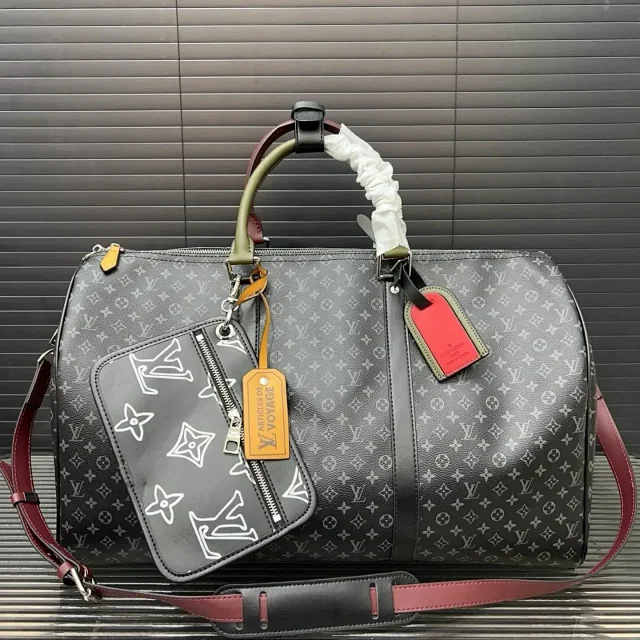Louis Vuitton Travel Bags Monogram duffel bag with top handles and detachable shoulder strap product detail image 7