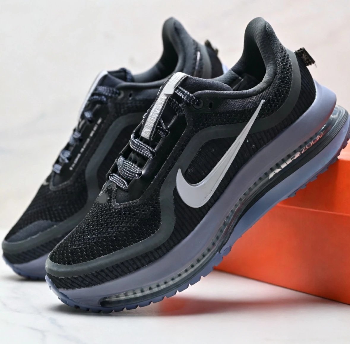 Nike Sneakers Mesh running with visible air-cushioned sole — 14