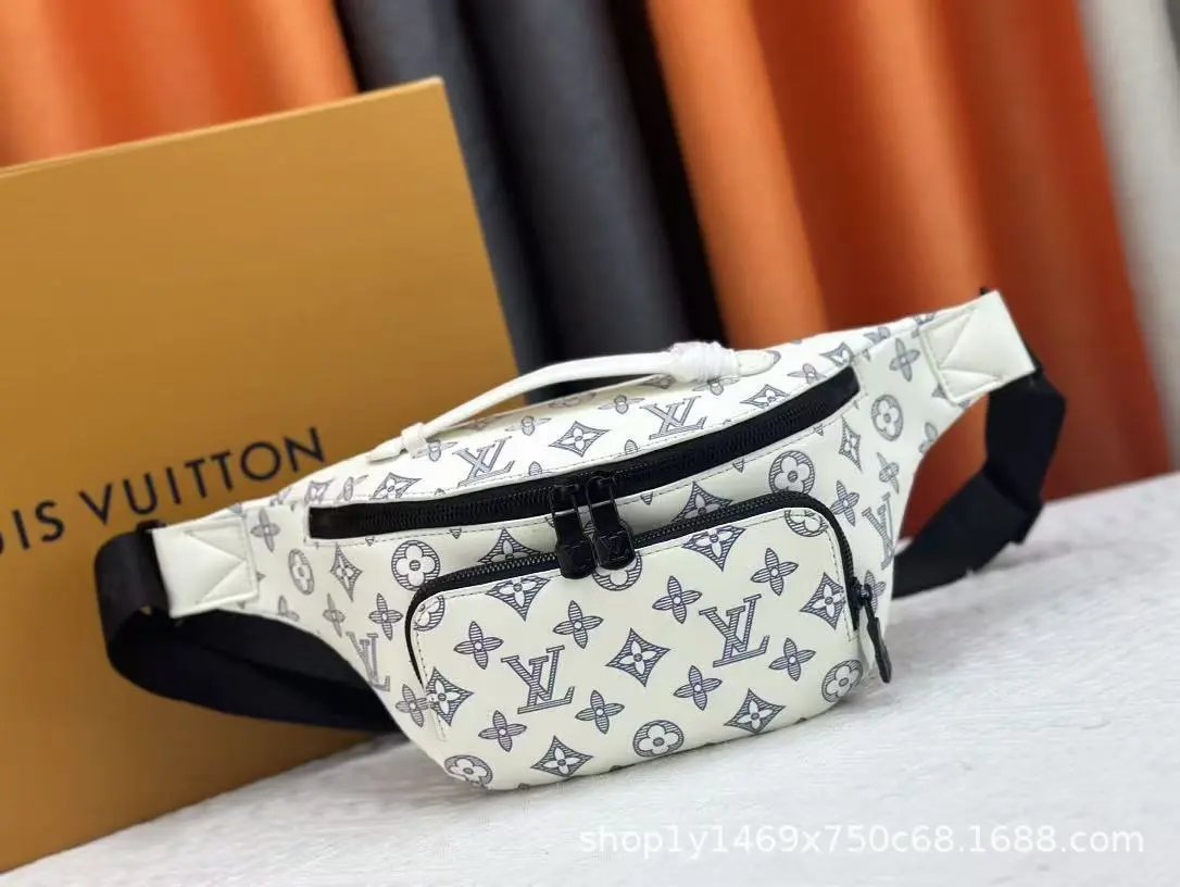 Louis Vuitton Crossbody Bags Monogram Sling Bag — 042