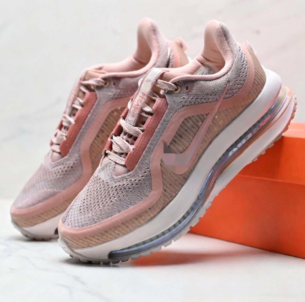 Nike Sneakers Mesh running with visible air-cushioned sole — 13
