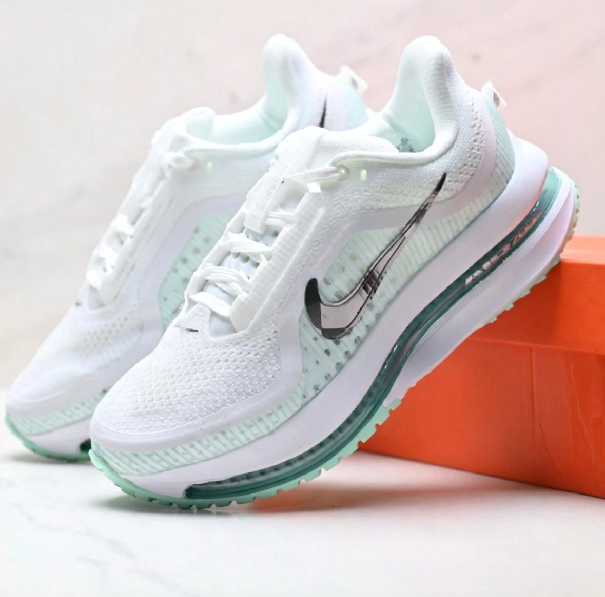 Nike Sneakers Mesh running with visible air-cushioned sole — 8