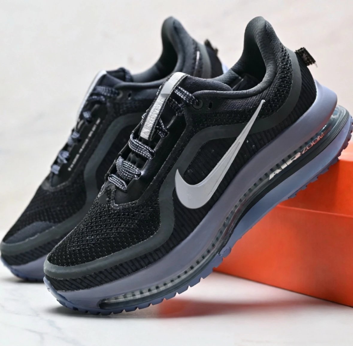 Nike Sneakers Mesh running with visible air-cushioned sole — 25