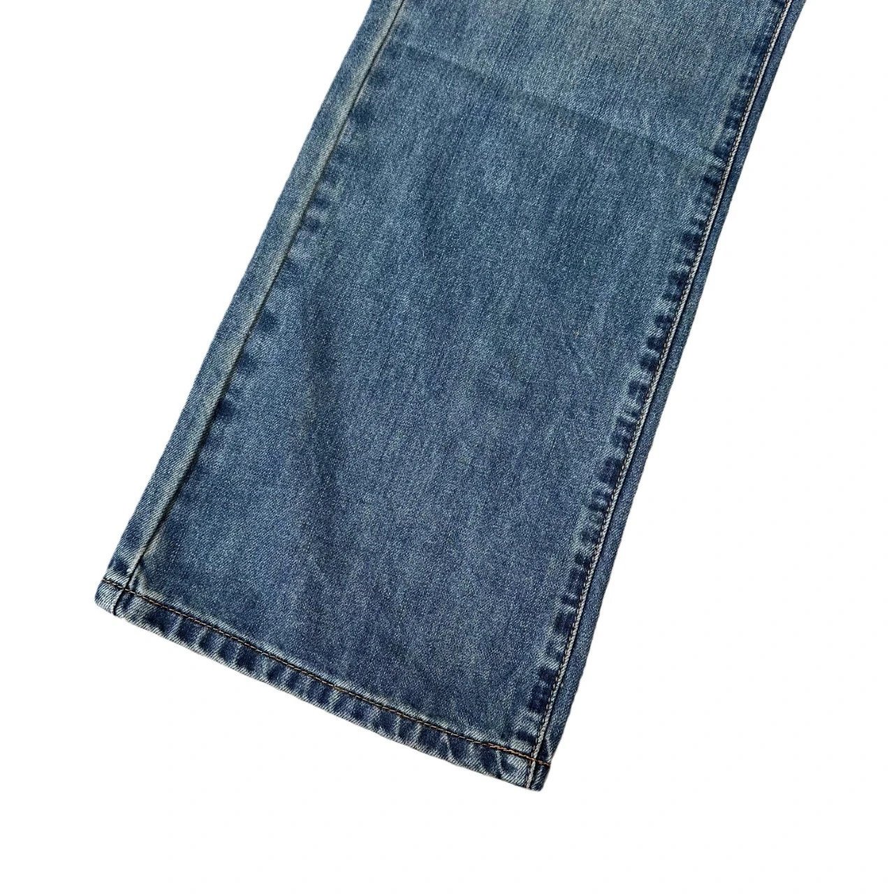 Design Wide-Leg Distressed Denim Jeans with Metal Hardware - 6