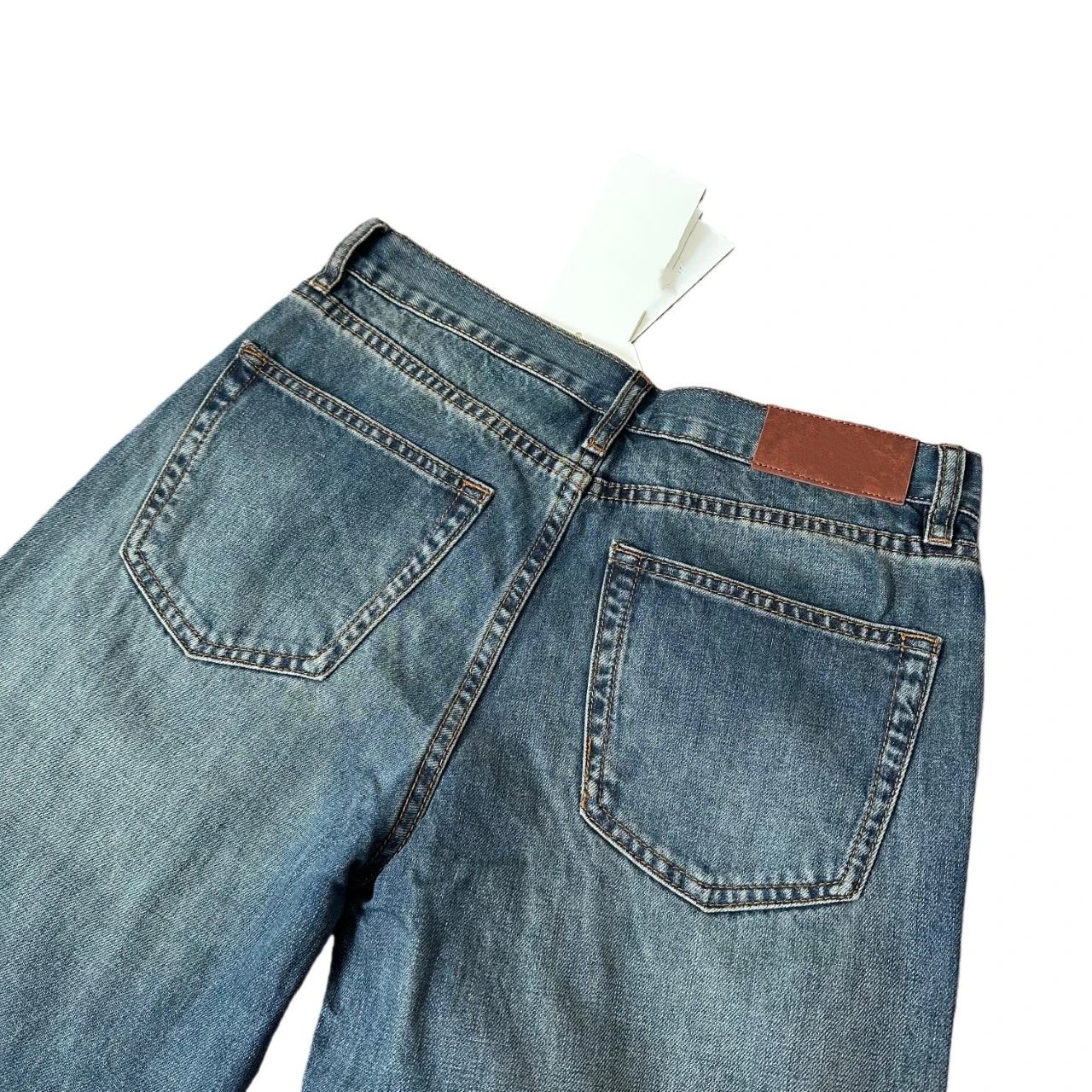 Design Wide-Leg Distressed Denim Jeans with Metal Hardware - 7