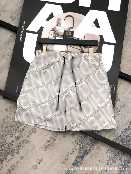 Gucci GG Monogram Pleated Shorts White/Gray Print Shorts - 15