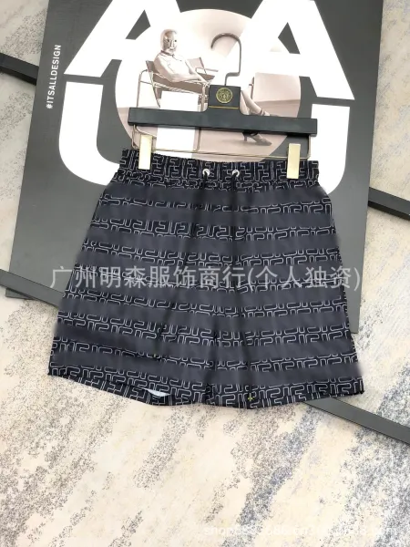 Gucci GG Monogram Pleated Shorts White/Gray Print Shorts - 8