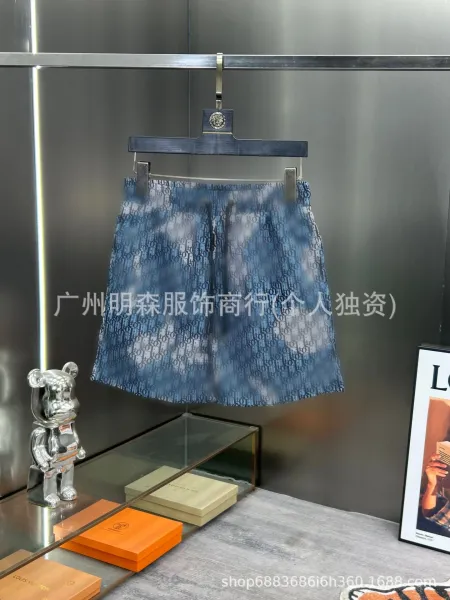 Gucci GG Monogram Pleated Shorts White/Gray Print Shorts - 37