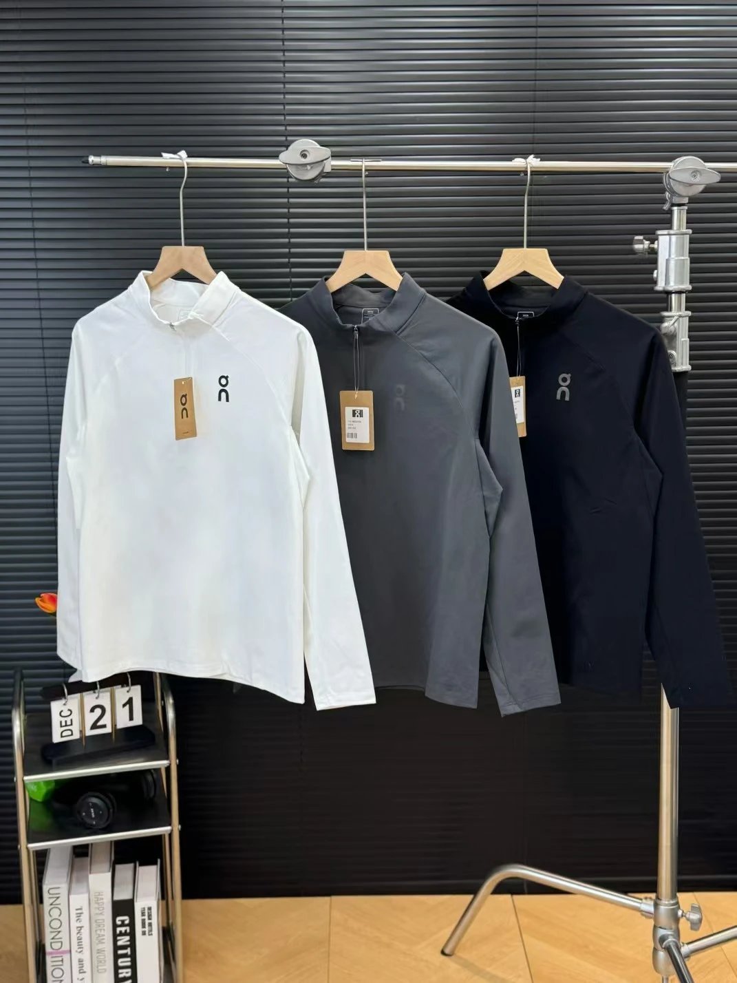 On Running Half-Zip Base Layer White Top - 3