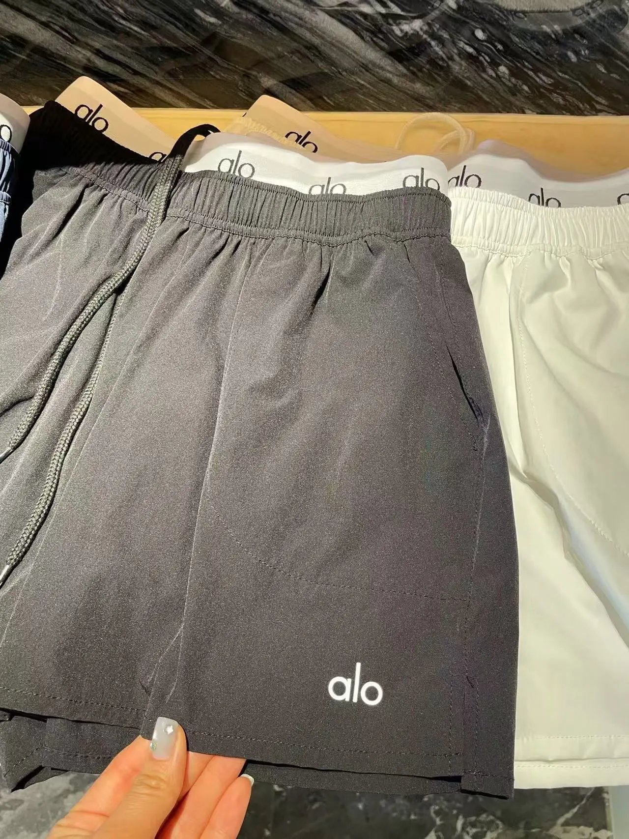 Alo Yoga Flow Shorts White Navy Black + Tank Top Set - 3