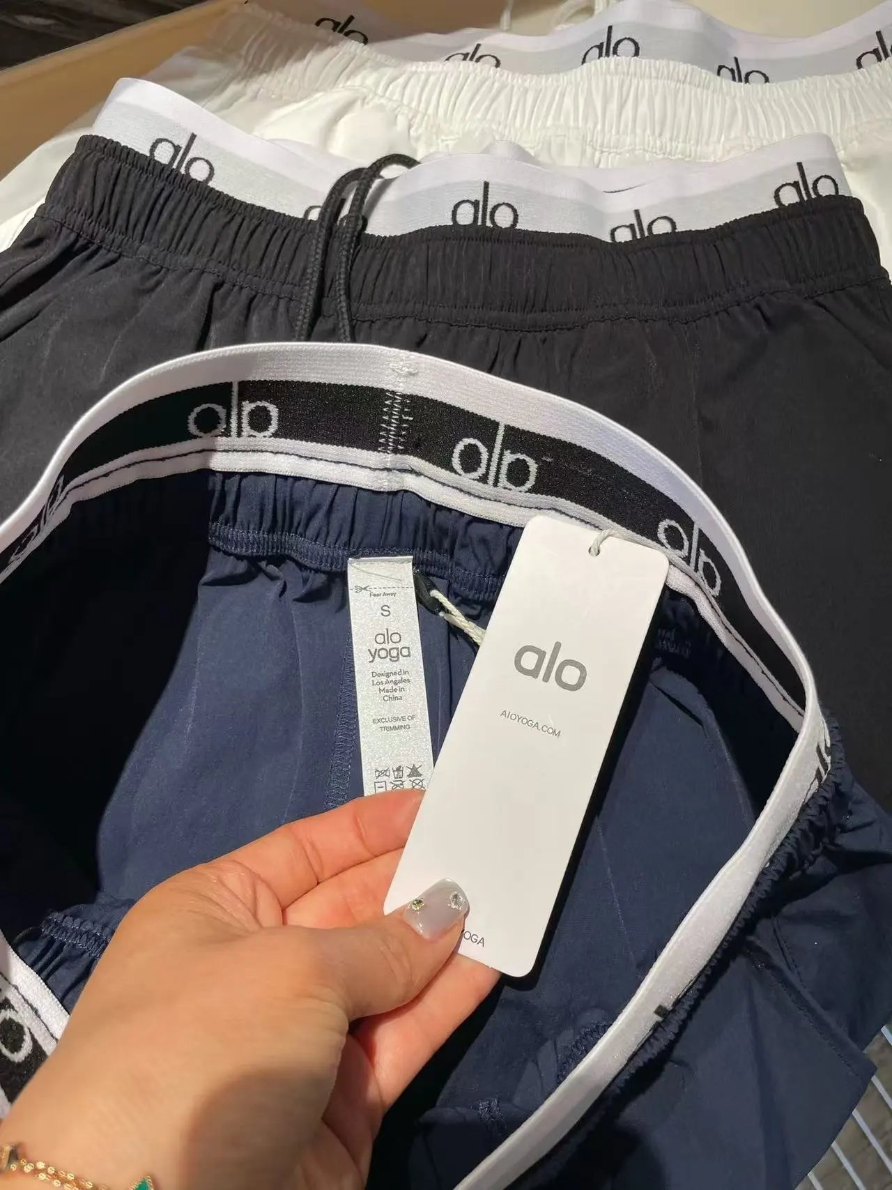 Alo Yoga Flow Shorts White Navy Black + Tank Top Set - 4