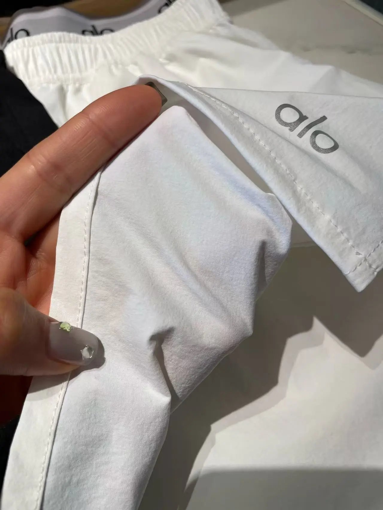 Alo Yoga Flow Shorts White Navy Black + Tank Top Set - 8