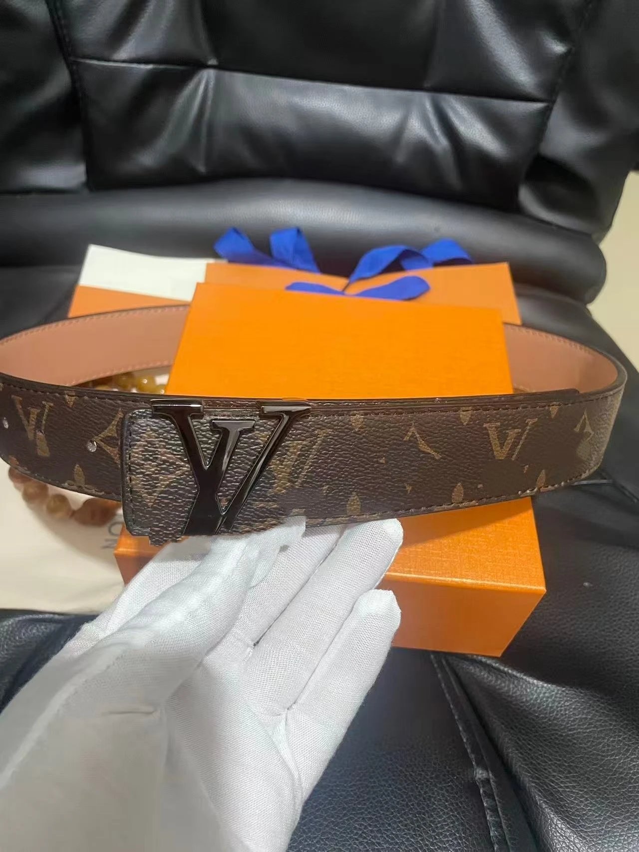 Brown Floral Gun Buckle