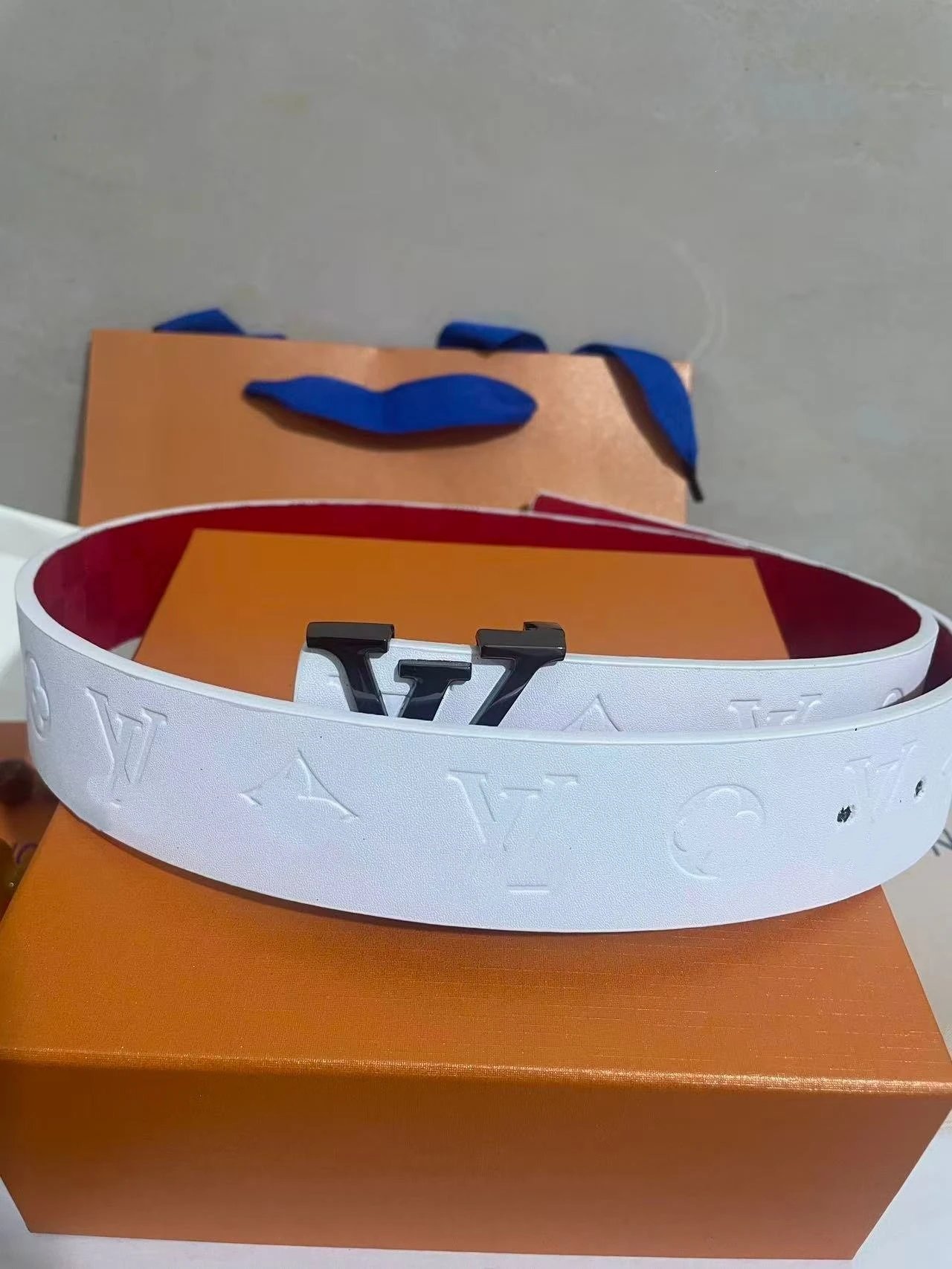 Red White Gun Buckle