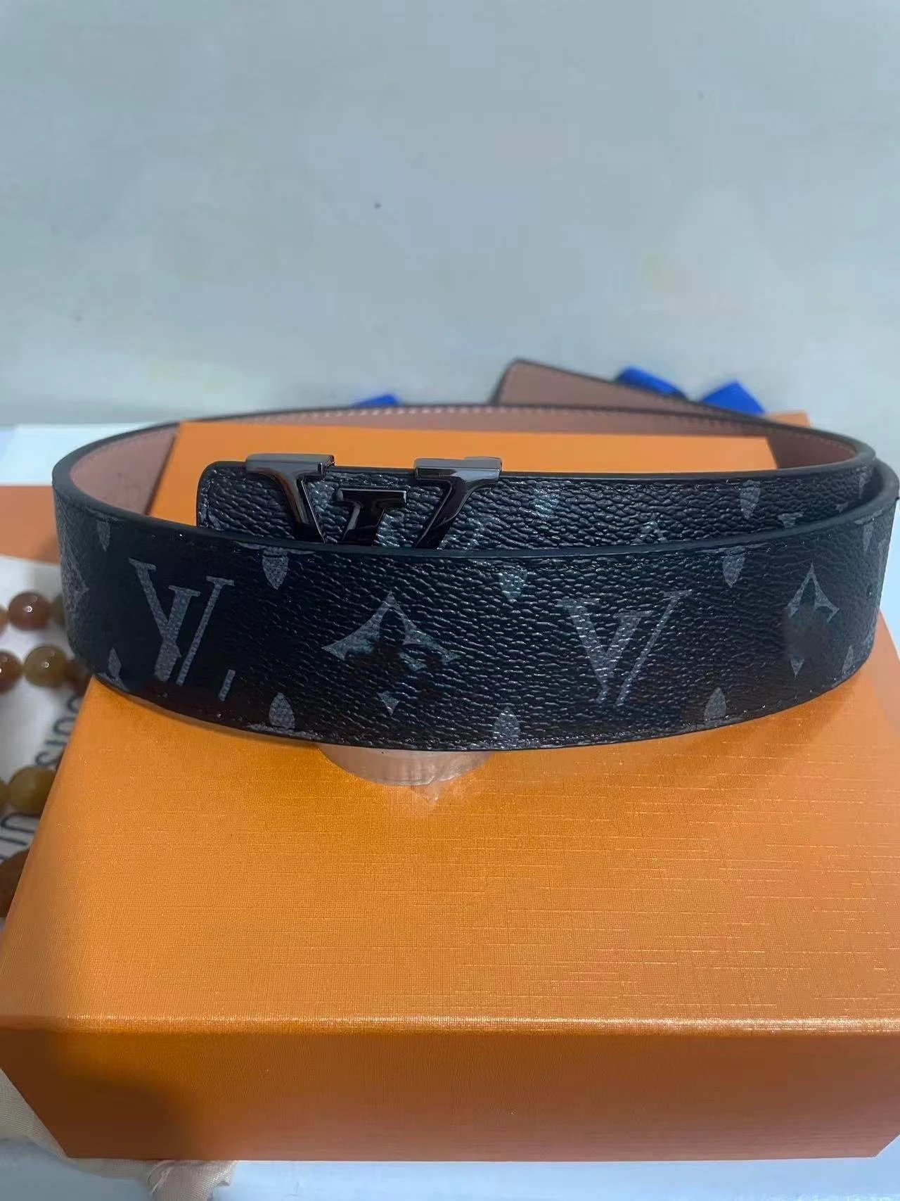 Black Floral Gun Buckle