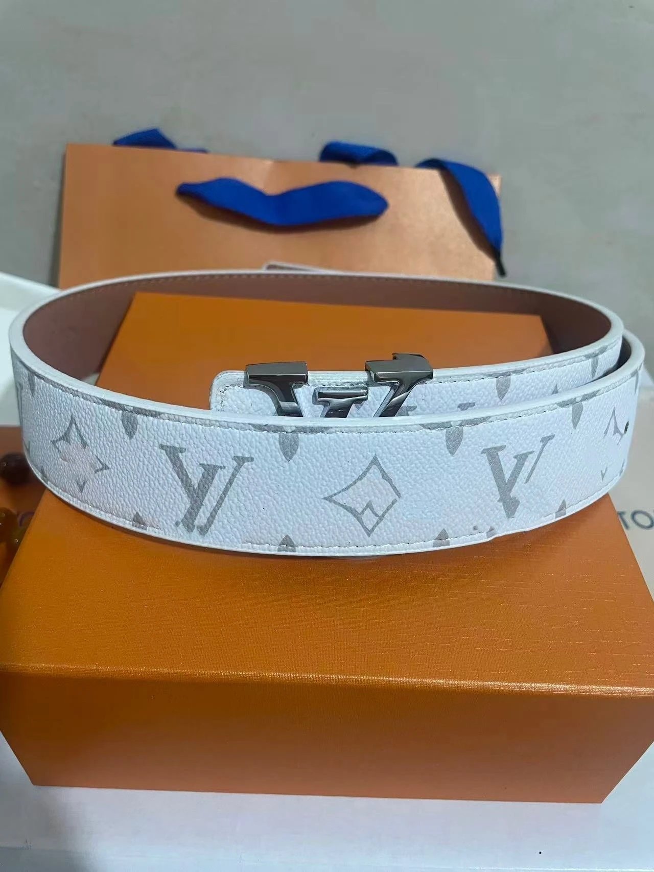 White Floral Silver Buckle