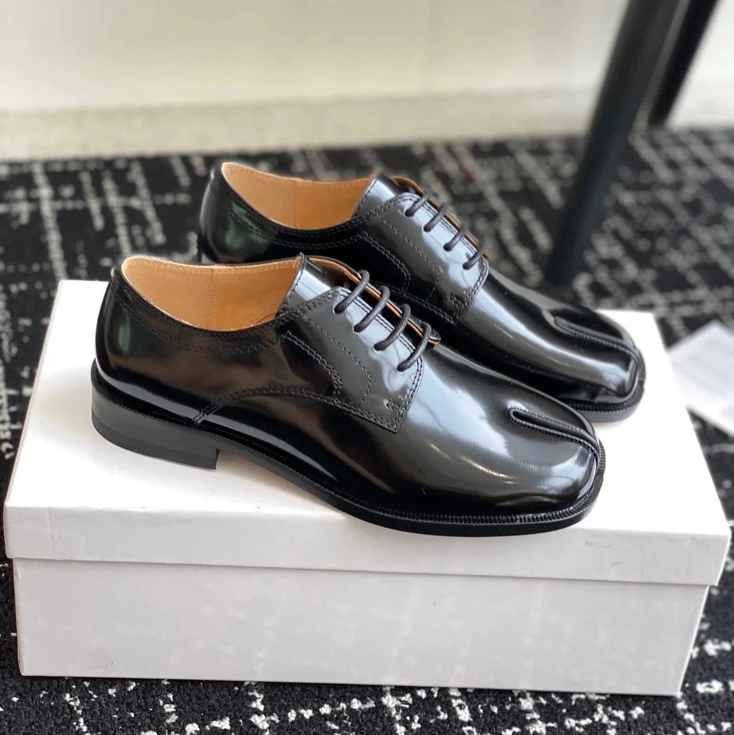 黑色 绑带 真皮底