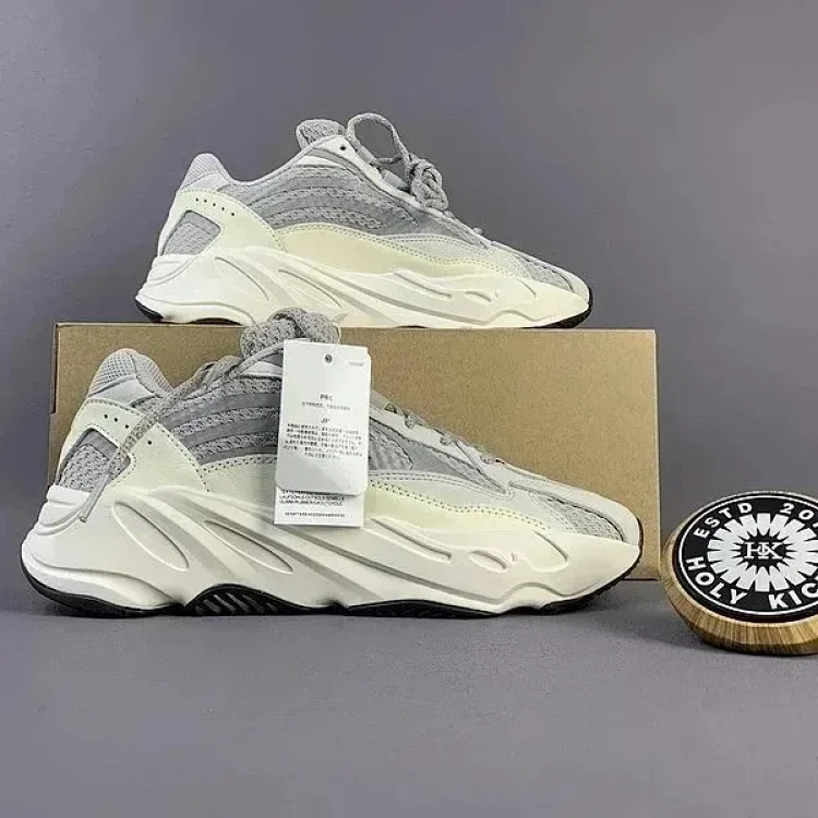 yeezy 700 and 500
