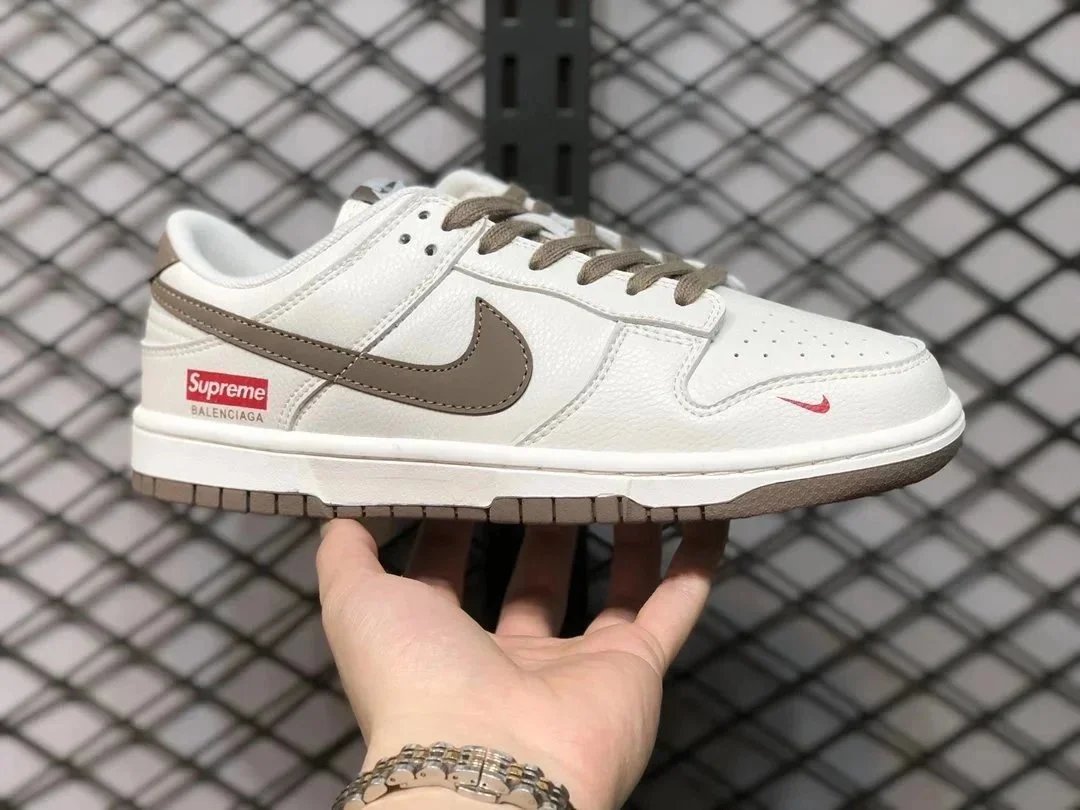 Nike Dunk Low Sneakers product photo 1