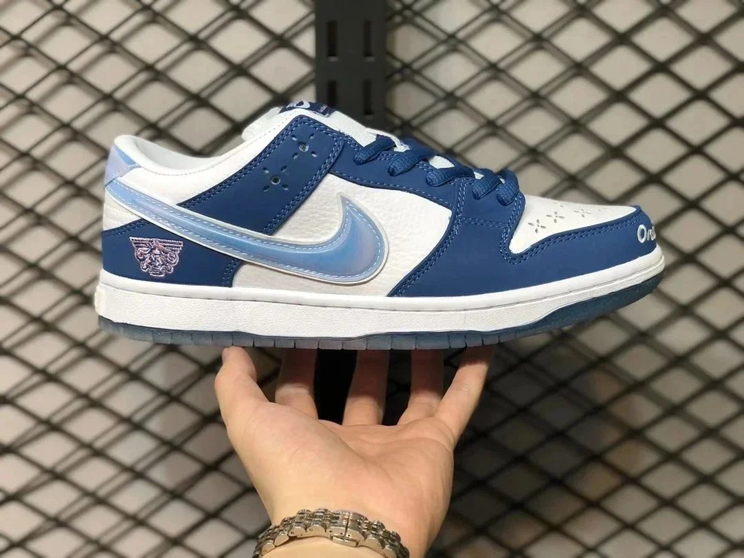 Nike Dunk Low Sneakers product photo 3