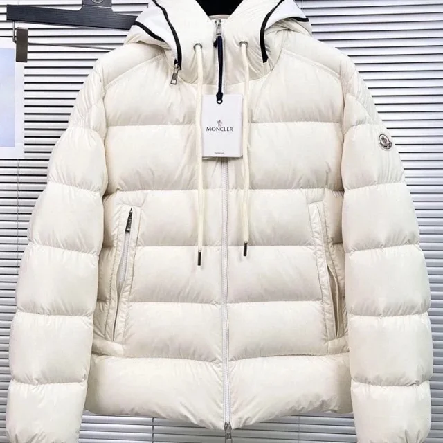 Moncler Down Jackets Hooded Quilted Jacket product detail image 7