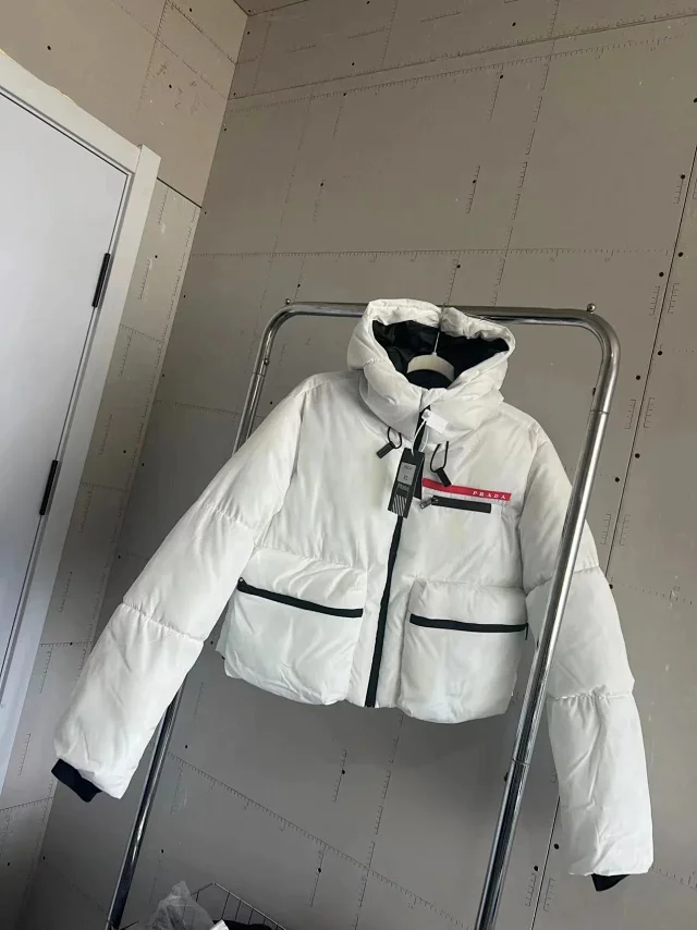 Moncler Down Jackets Hooded Quilted Jacket product detail image 2