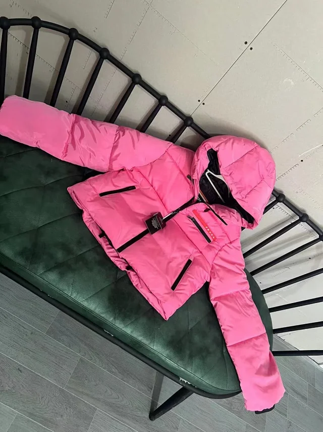 Moncler Down Jackets Hooded Quilted Jacket product detail image 4