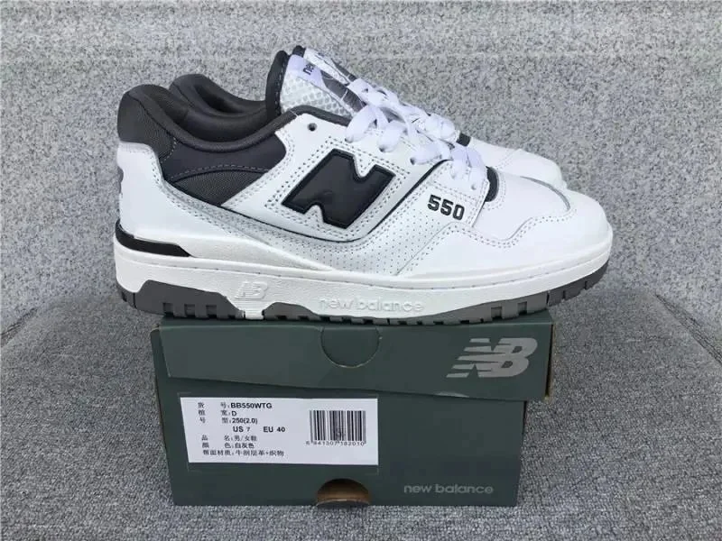 New Balances 550 shoes