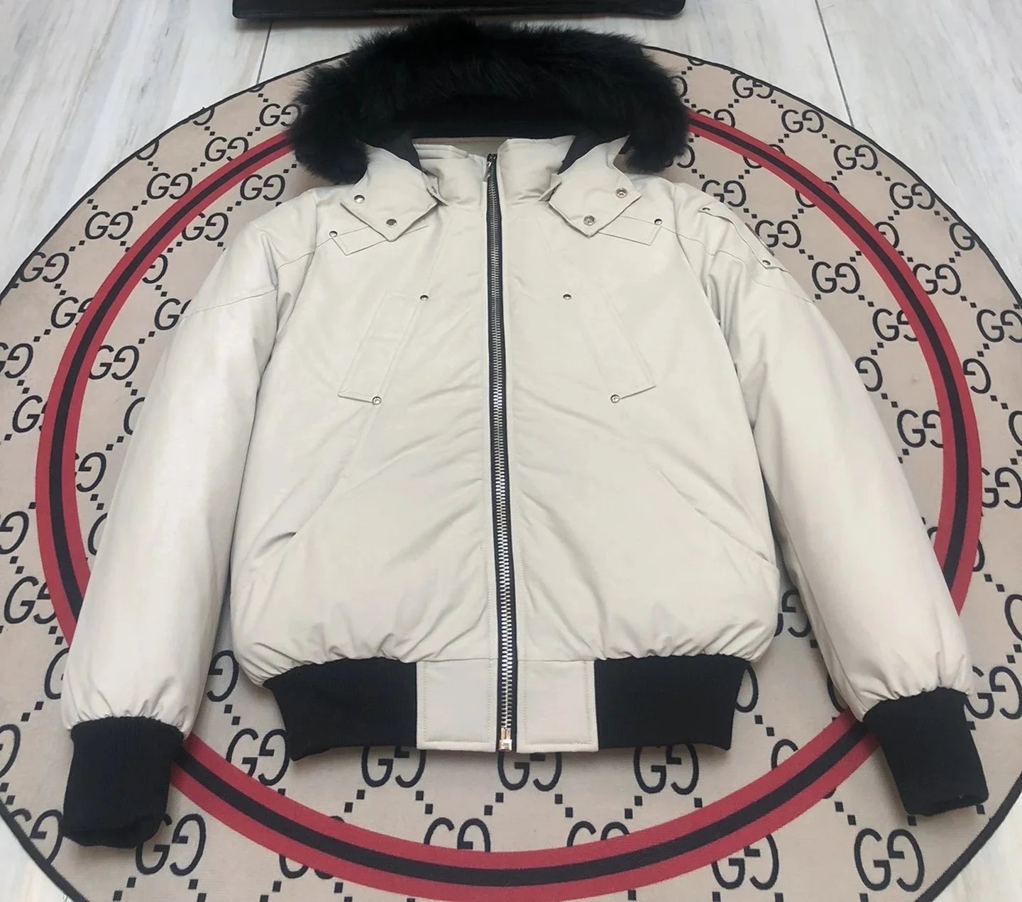 Gucci Black Puffer Jacket with Fur-Trimmed Hood product photo 4
