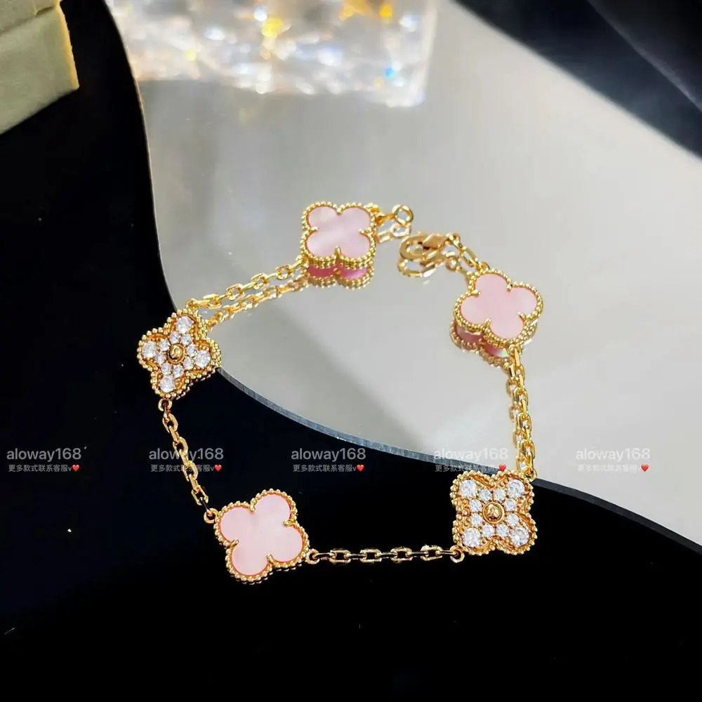Unbranded Jewelry Clover Motif Chain Bracelet — Style 32