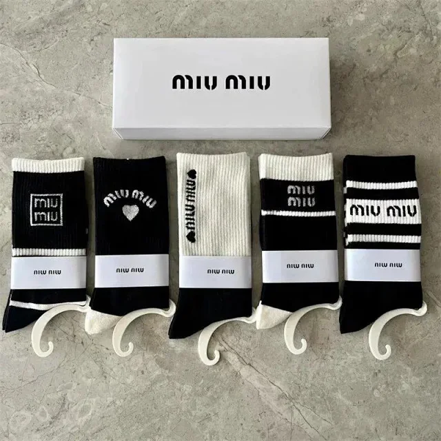 Miu Socks Ribbed logo crew product detail image 4