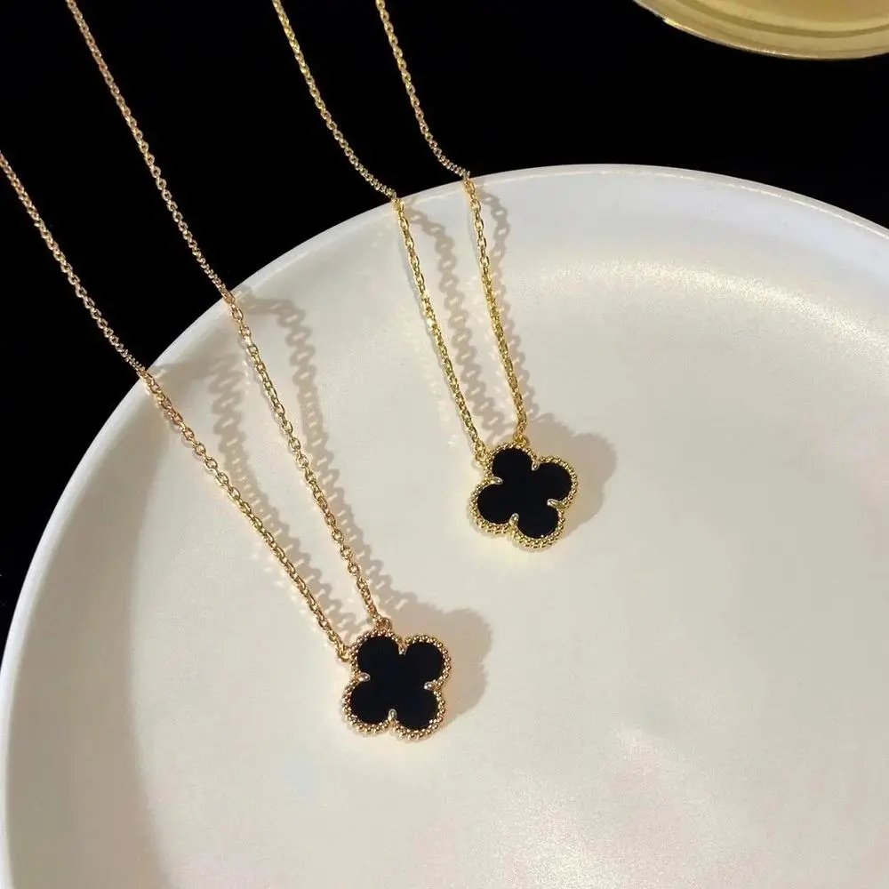 Unbranded Jewelry Four-Leaf Clover Pendant Necklace — Style 9