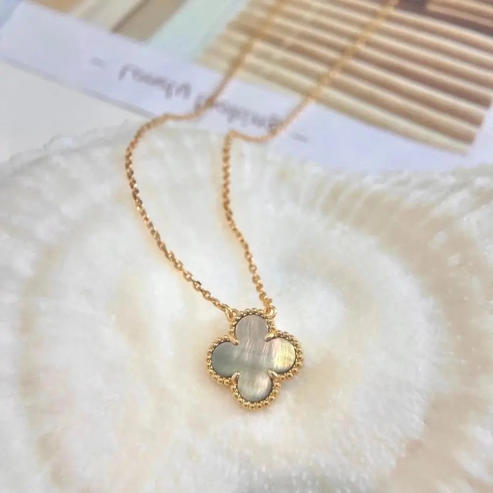 Unbranded Jewelry Four-Leaf Clover Pendant Necklace — Style 17