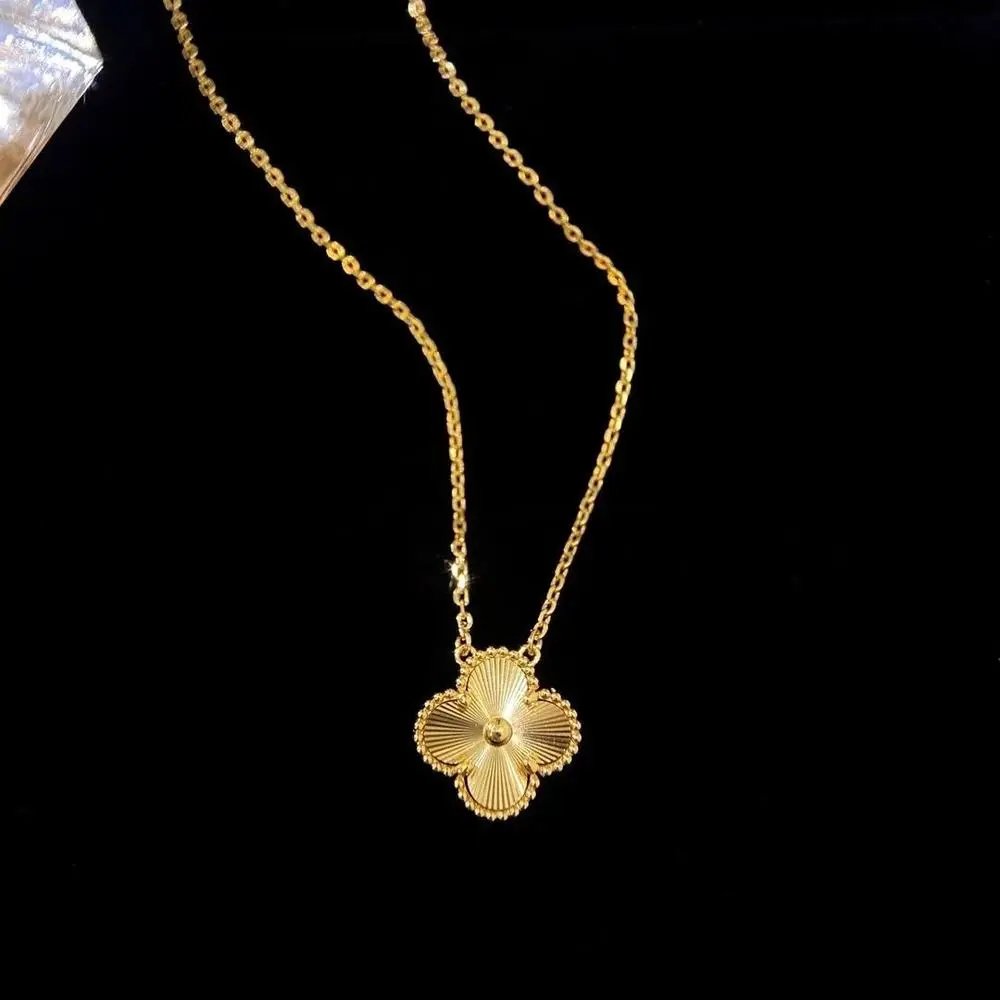 Unbranded Jewelry Four-Leaf Clover Pendant Necklace — Style 14