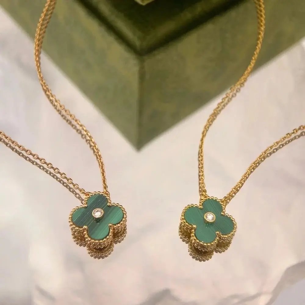 Unbranded Jewelry Four-Leaf Clover Pendant Necklace — Style 32
