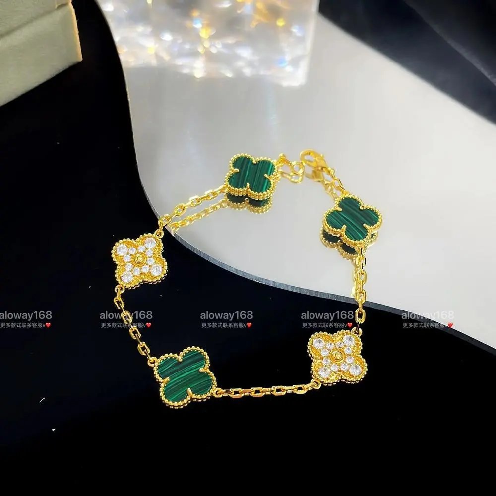 Unbranded Jewelry Clover Motif Chain Bracelet — Style 33