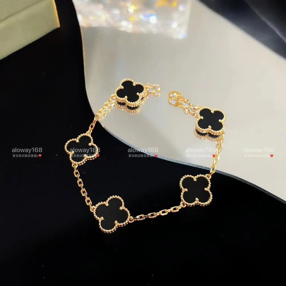 Unbranded Jewelry Clover Motif Chain Bracelet — Style 14