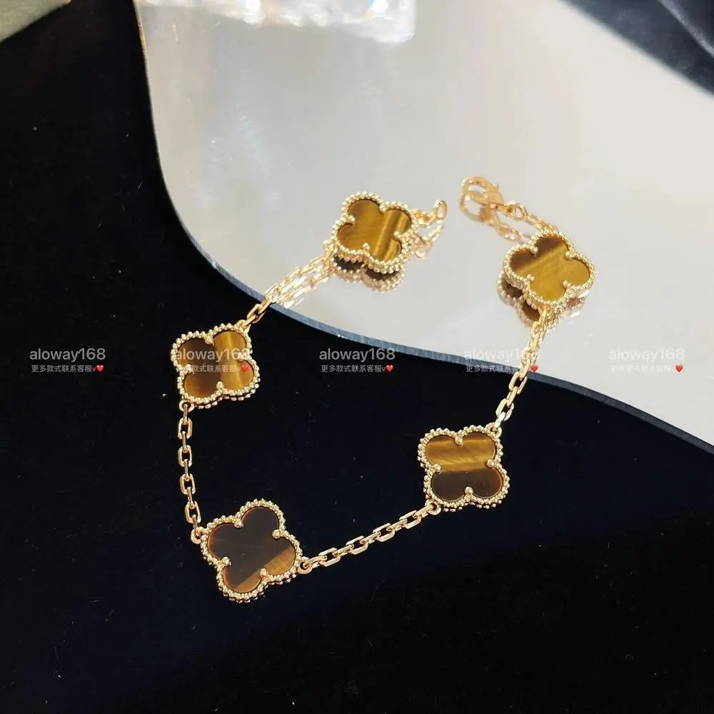 Unbranded Jewelry Clover Motif Chain Bracelet — Style 18